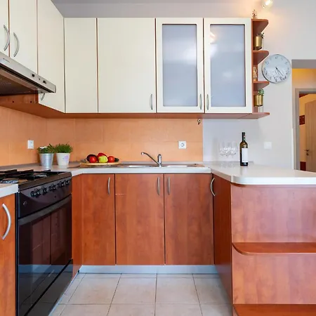 In With Kitchen